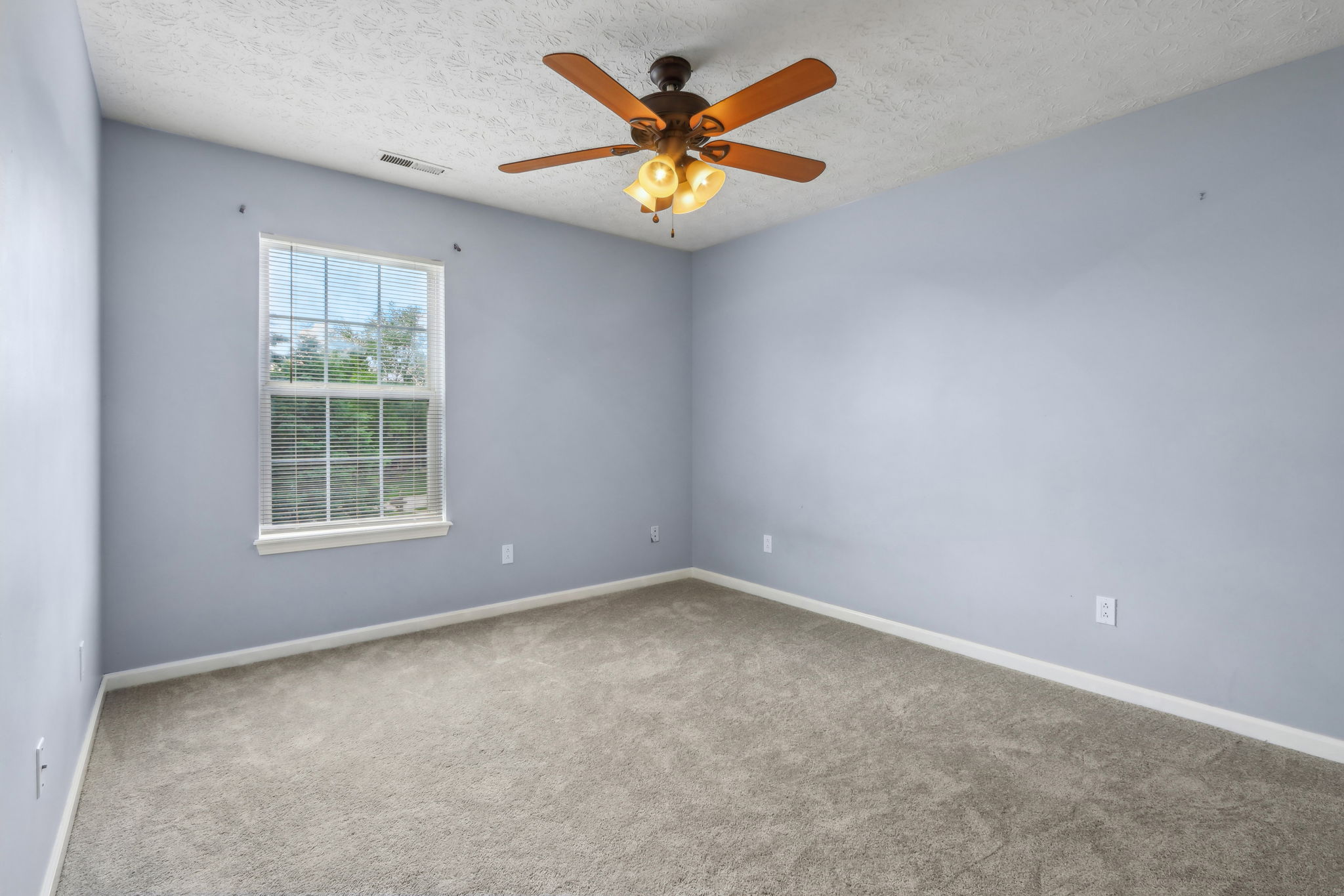 Charleswood Ct-3105-031