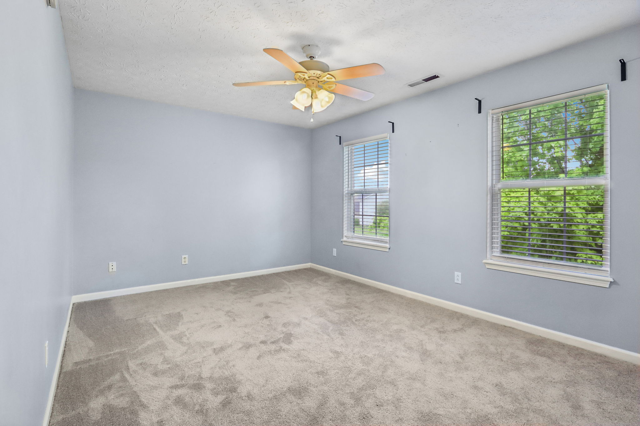 Charleswood Ct-3105-033