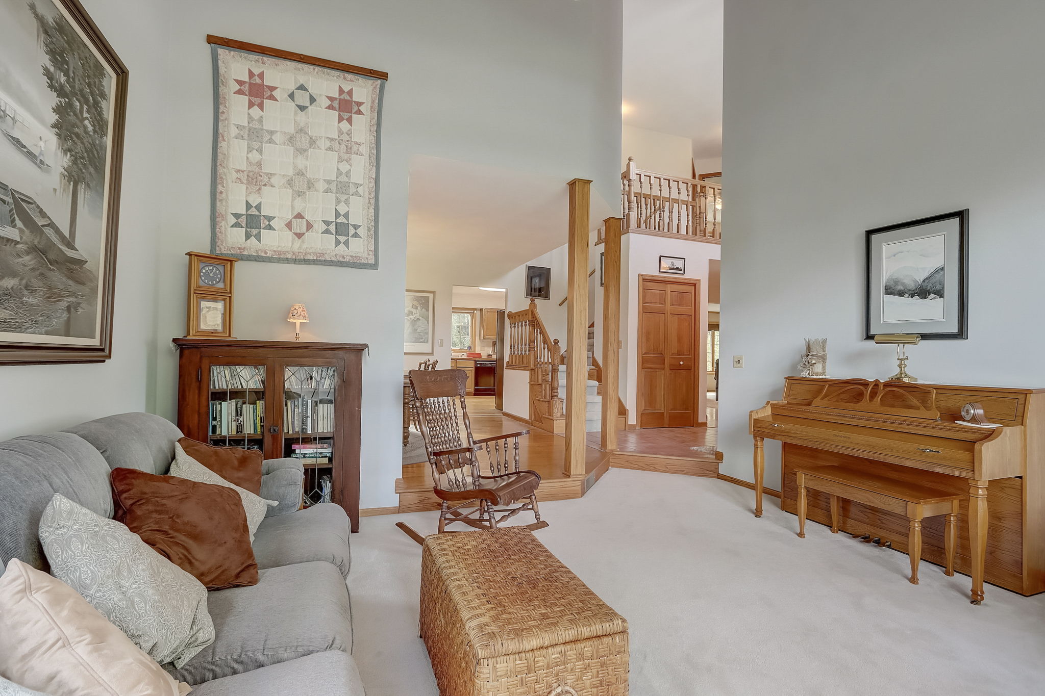 W Elaine Dr-017