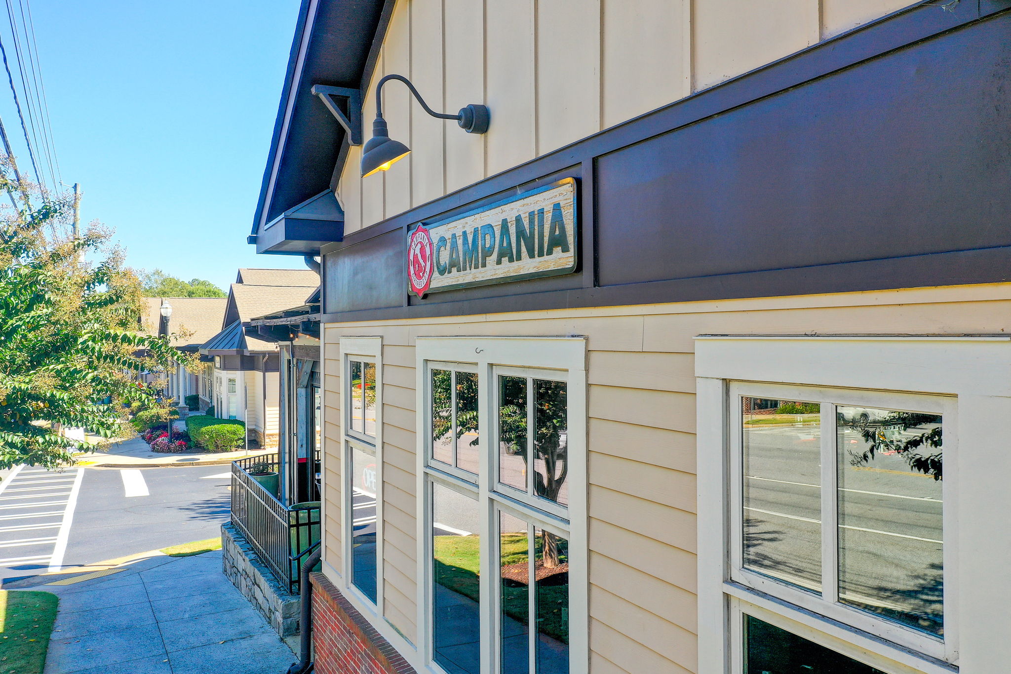 42 Crabapple District Campania Restaurant