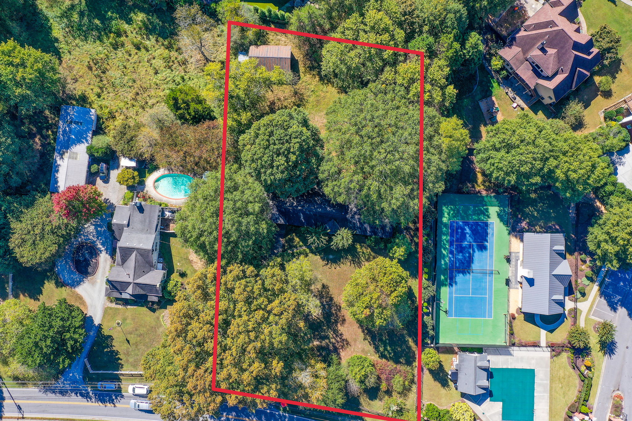 11 Aerial Lot + Neighbood A w Courts