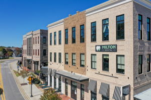 36 Crabapple District Shoppes (2)