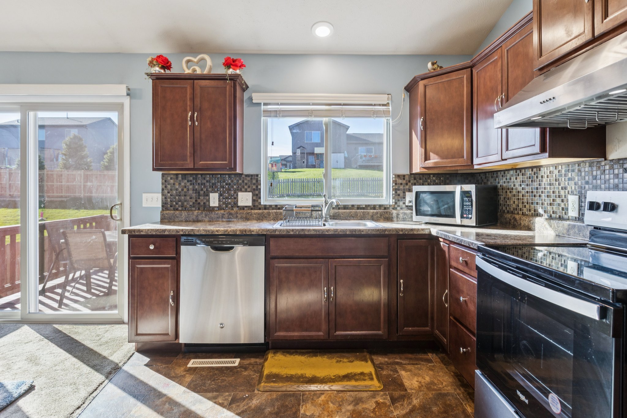 7527 - 13955 Weber St_010.jpg