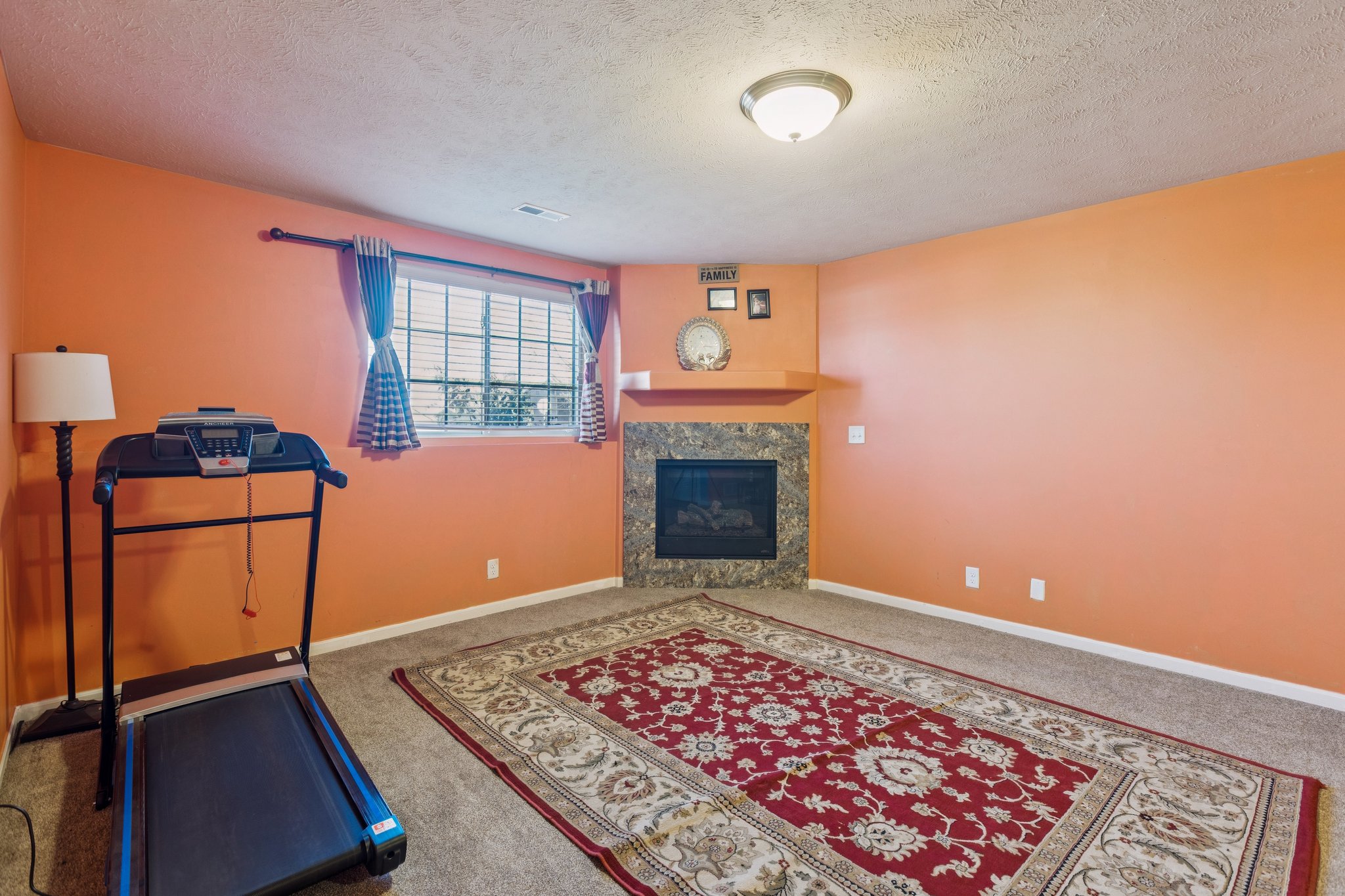 7527 - 13955 Weber St_023.jpg