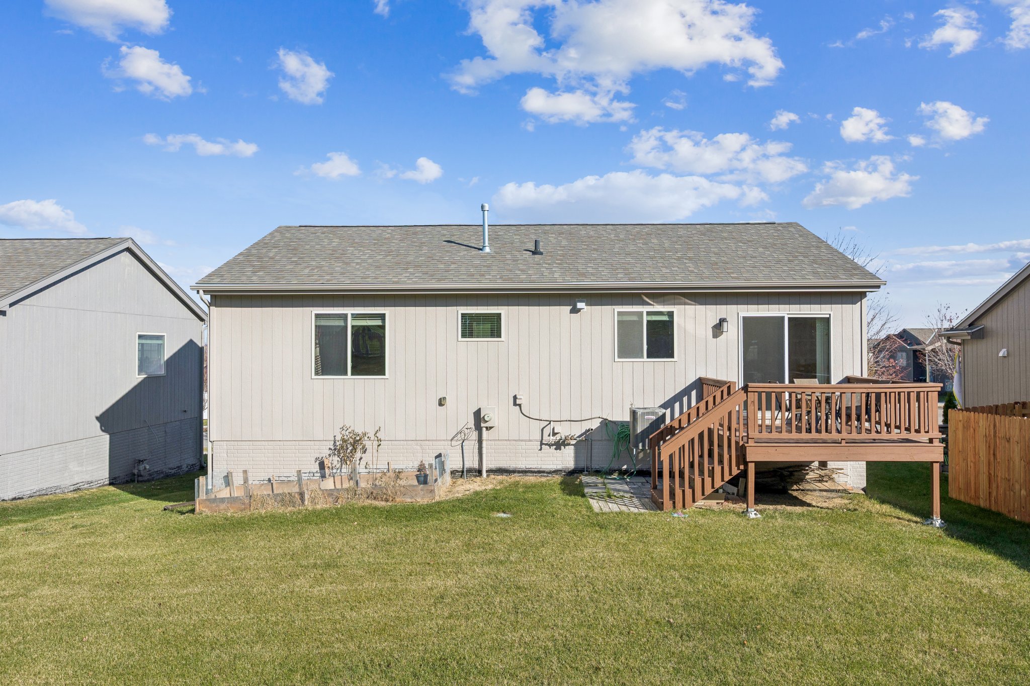 7527 - 13955 Weber St_028.jpg