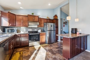 7527 - 13955 Weber St_007.jpg