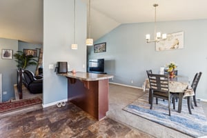 7527 - 13955 Weber St_009.jpg