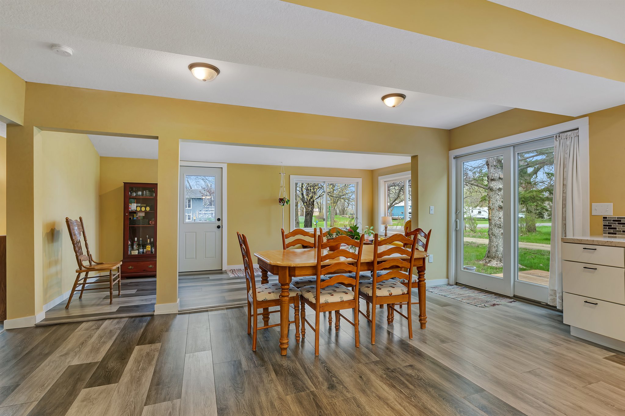  Photo 4