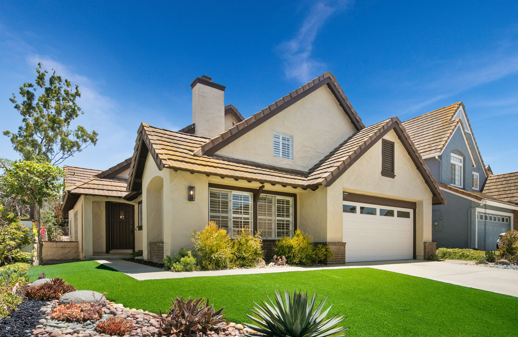 13957 Royal Melbourne Square-250
