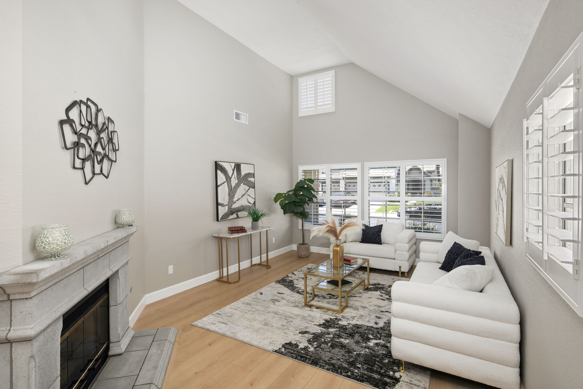 13957 Royal Melbourne Square-234