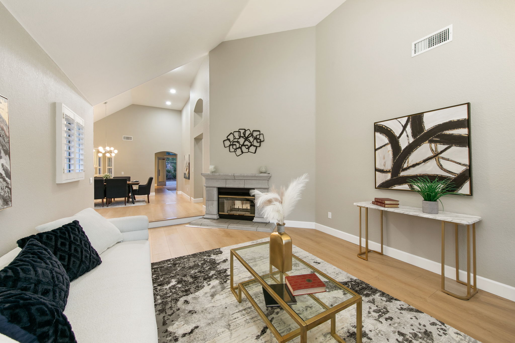 13957 Royal Melbourne Square-330