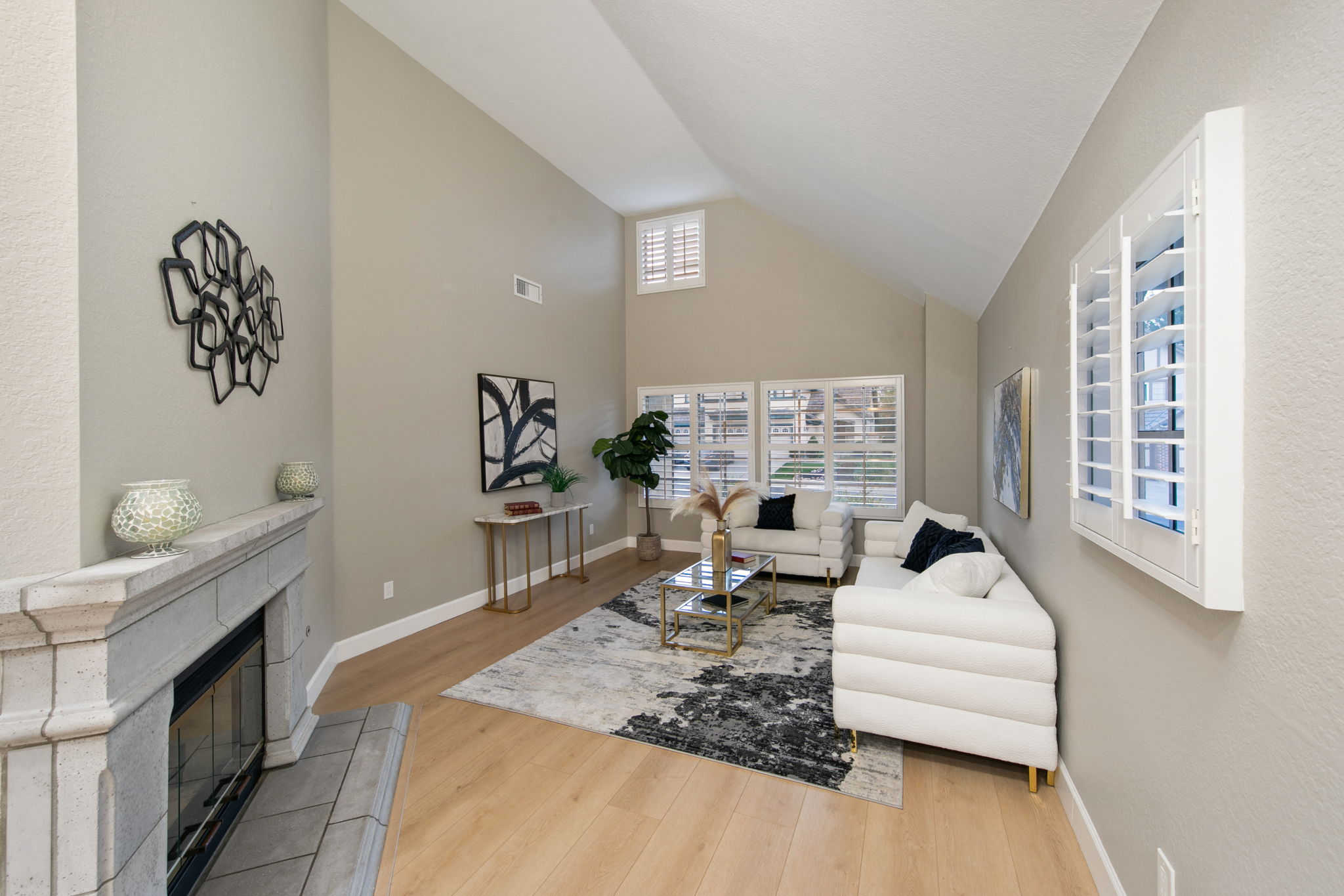 13957 Royal Melbourne Square-328