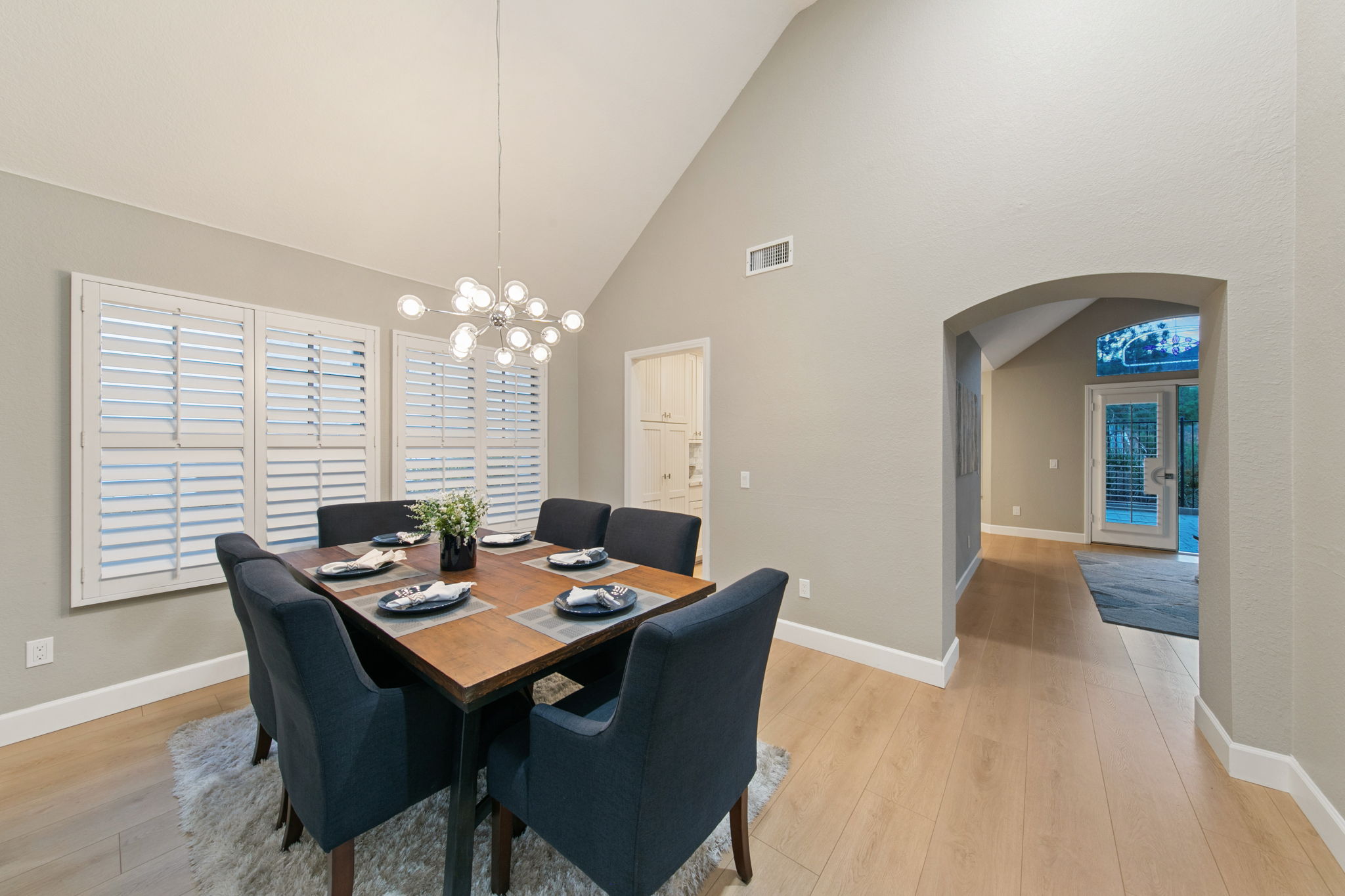 13957 Royal Melbourne Square-321