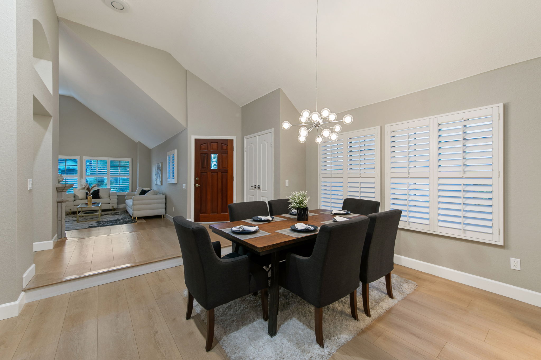 13957 Royal Melbourne Square-320
