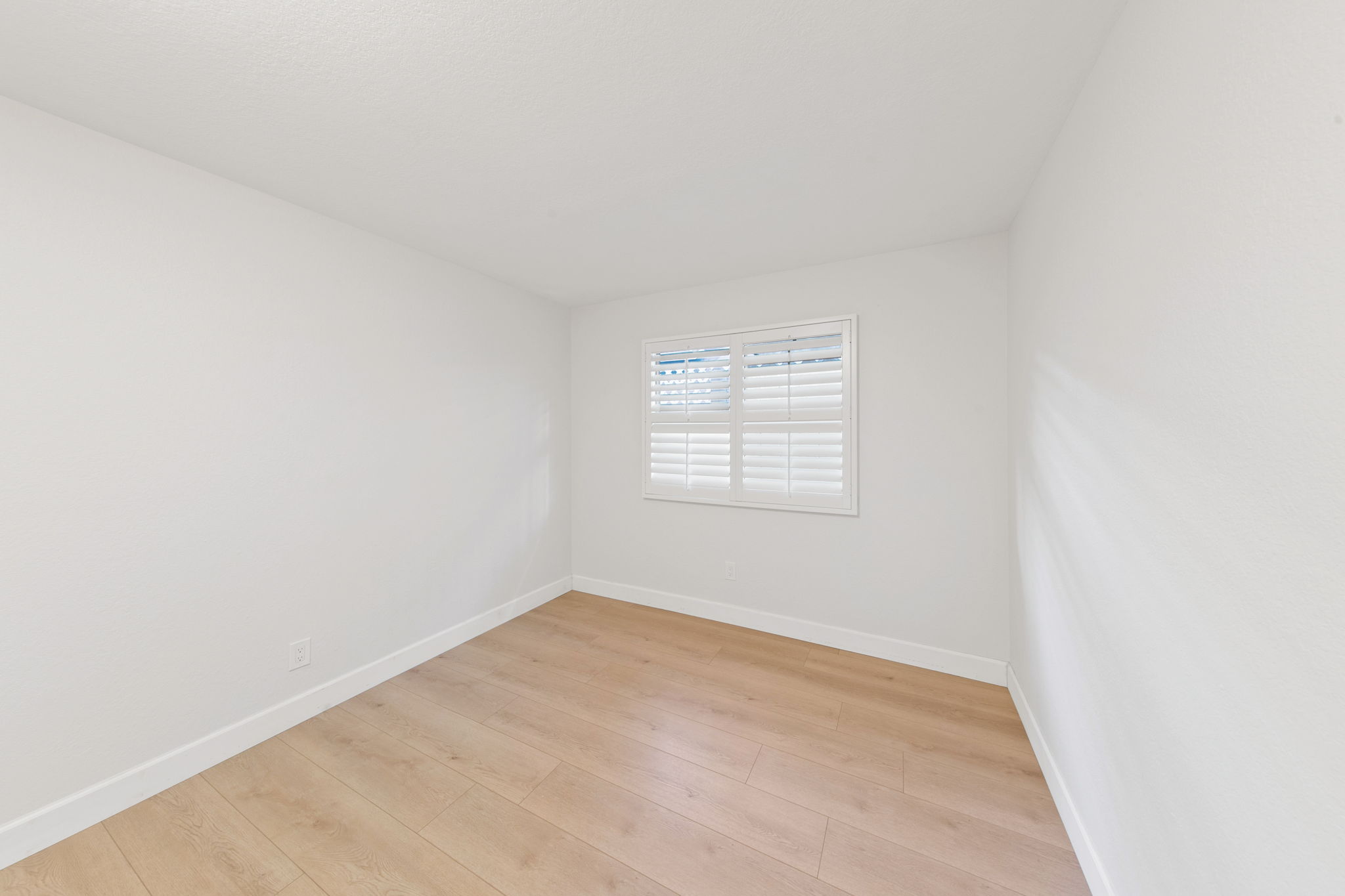 13957 Royal Melbourne Square-302