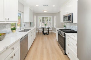 13957 Royal Melbourne Square-228
