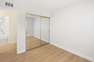 13957 Royal Melbourne Square-211