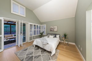 13957 Royal Melbourne Square-333