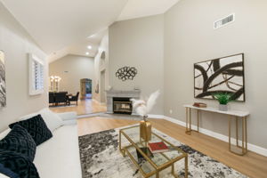 13957 Royal Melbourne Square-330