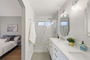 13957 Royal Melbourne Square-305