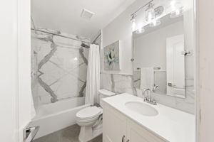 13957 Royal Melbourne Square-304