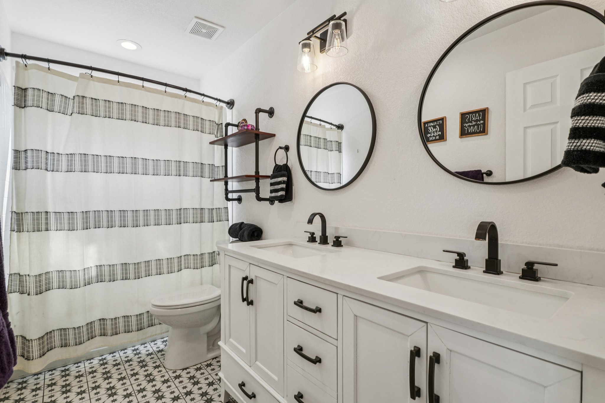 Milwaukee St-S2703-048.jpg