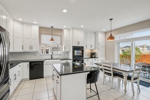 Milwaukee St-S2703-022.jpg