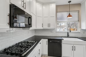 Milwaukee St-S2703-024.jpg