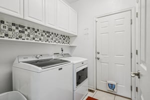 Milwaukee St-S2703-031.jpg