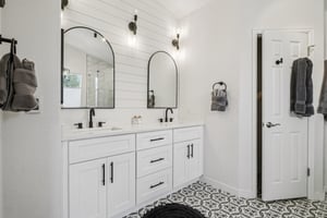 Milwaukee St-S2703-041.jpg