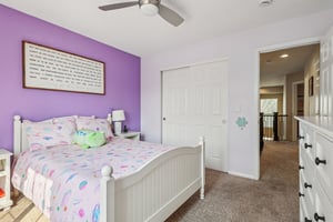 Milwaukee St-S2703-052.jpg