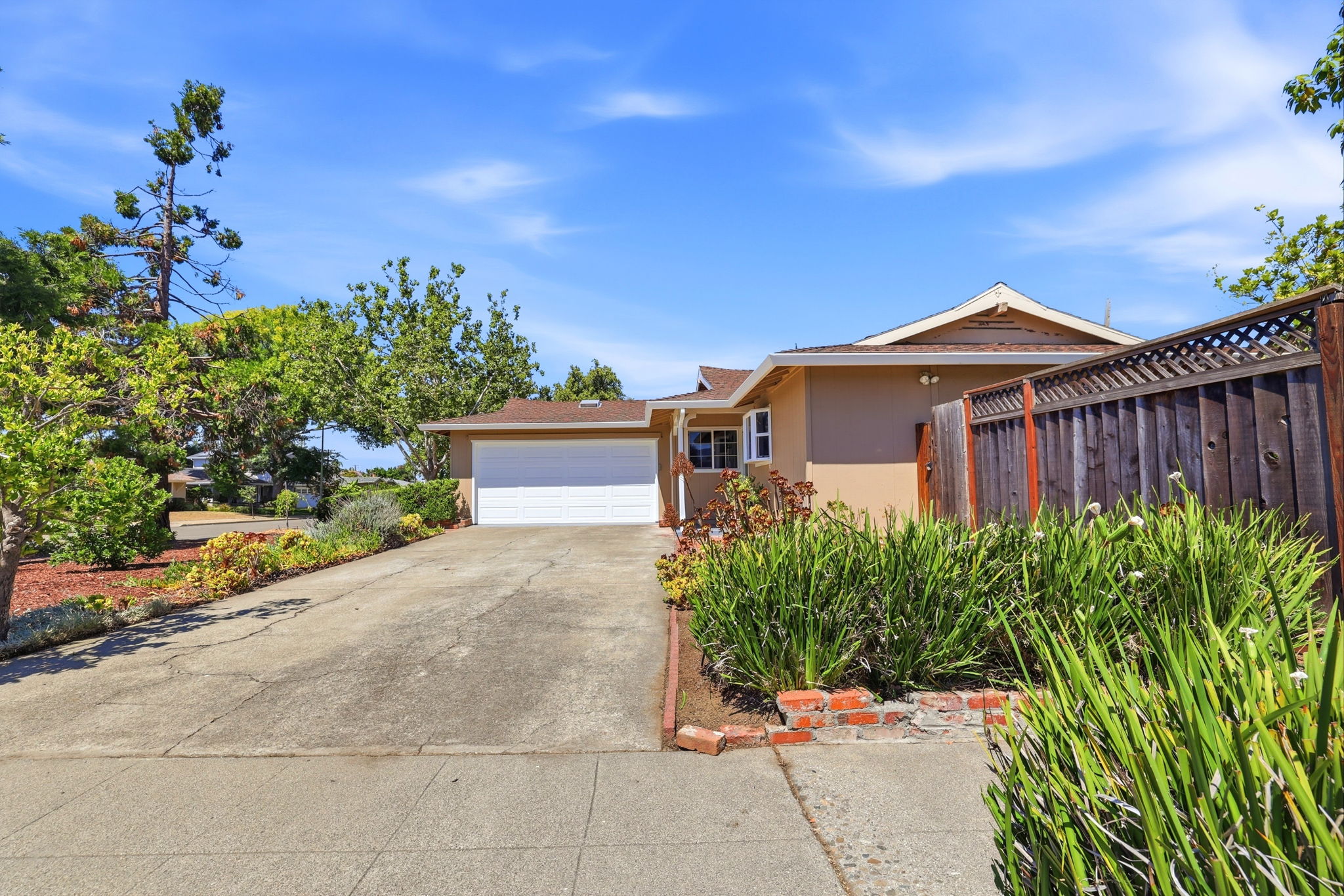 005_F8_1398 Garrans Dr