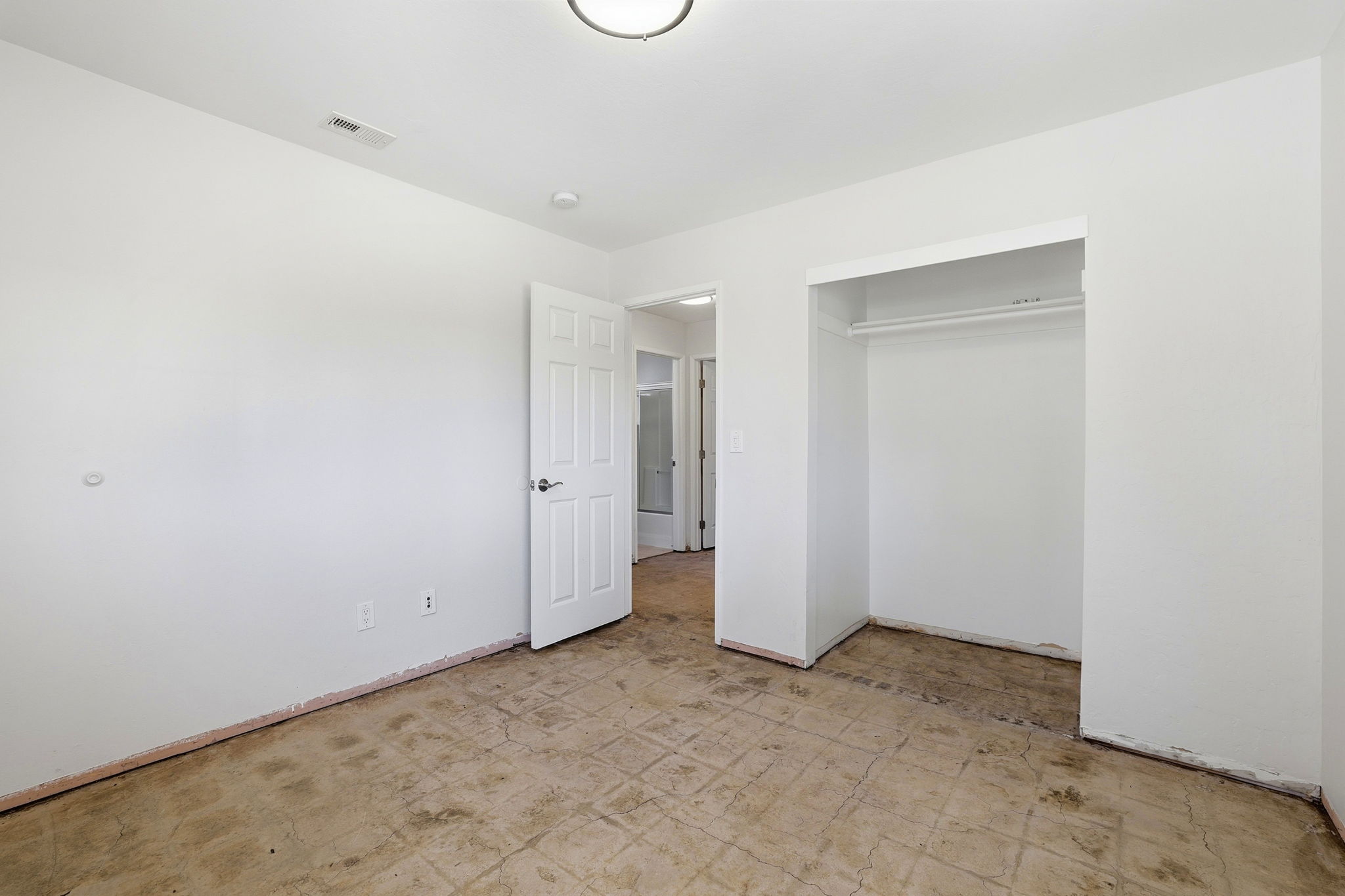 022_F8_1398 Garrans Dr