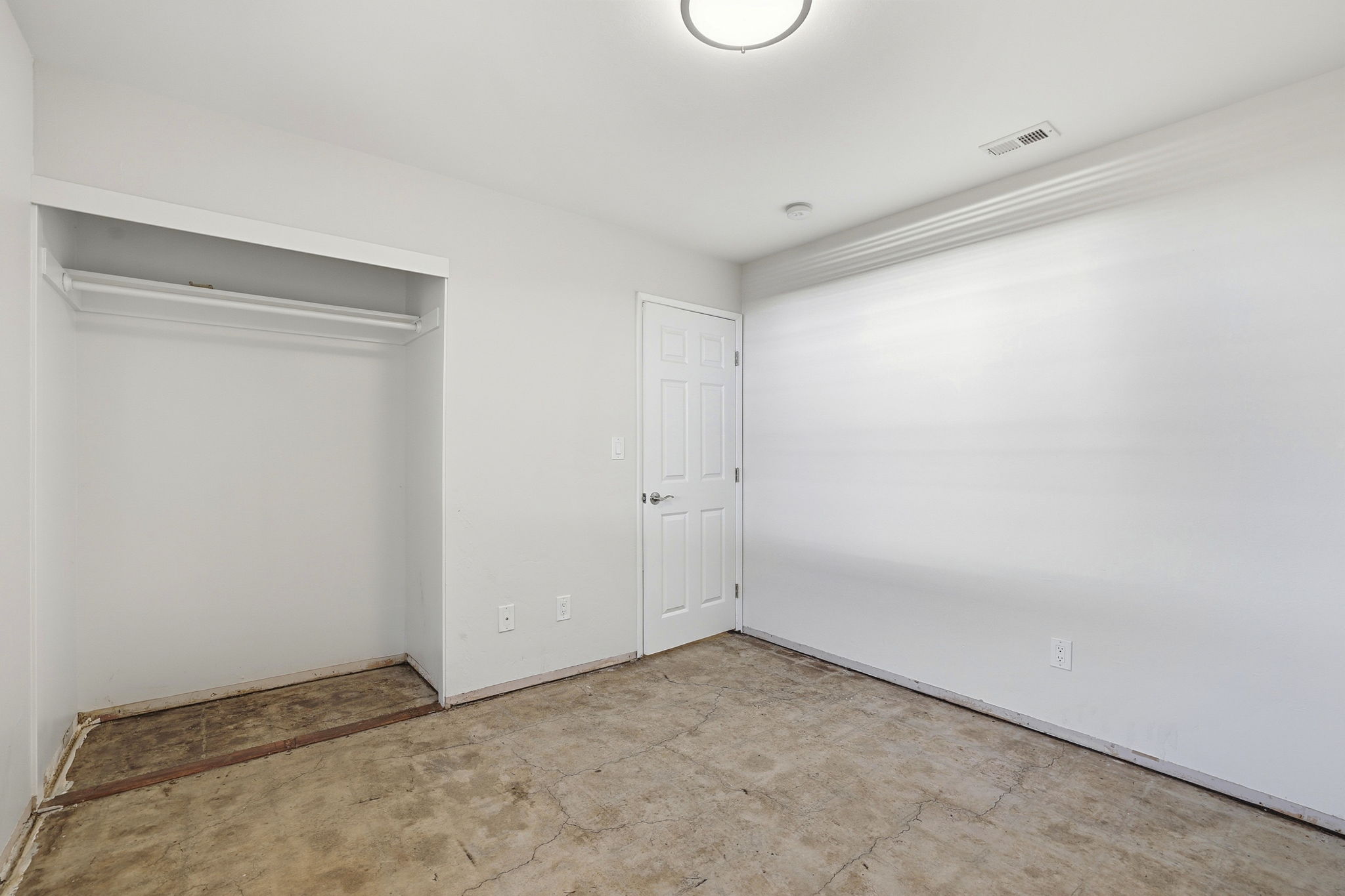 024_F8_1398 Garrans Dr