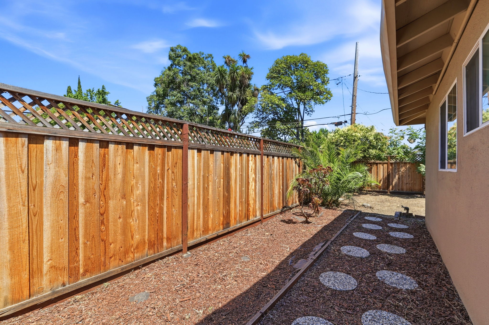 030_F8_1398 Garrans Dr