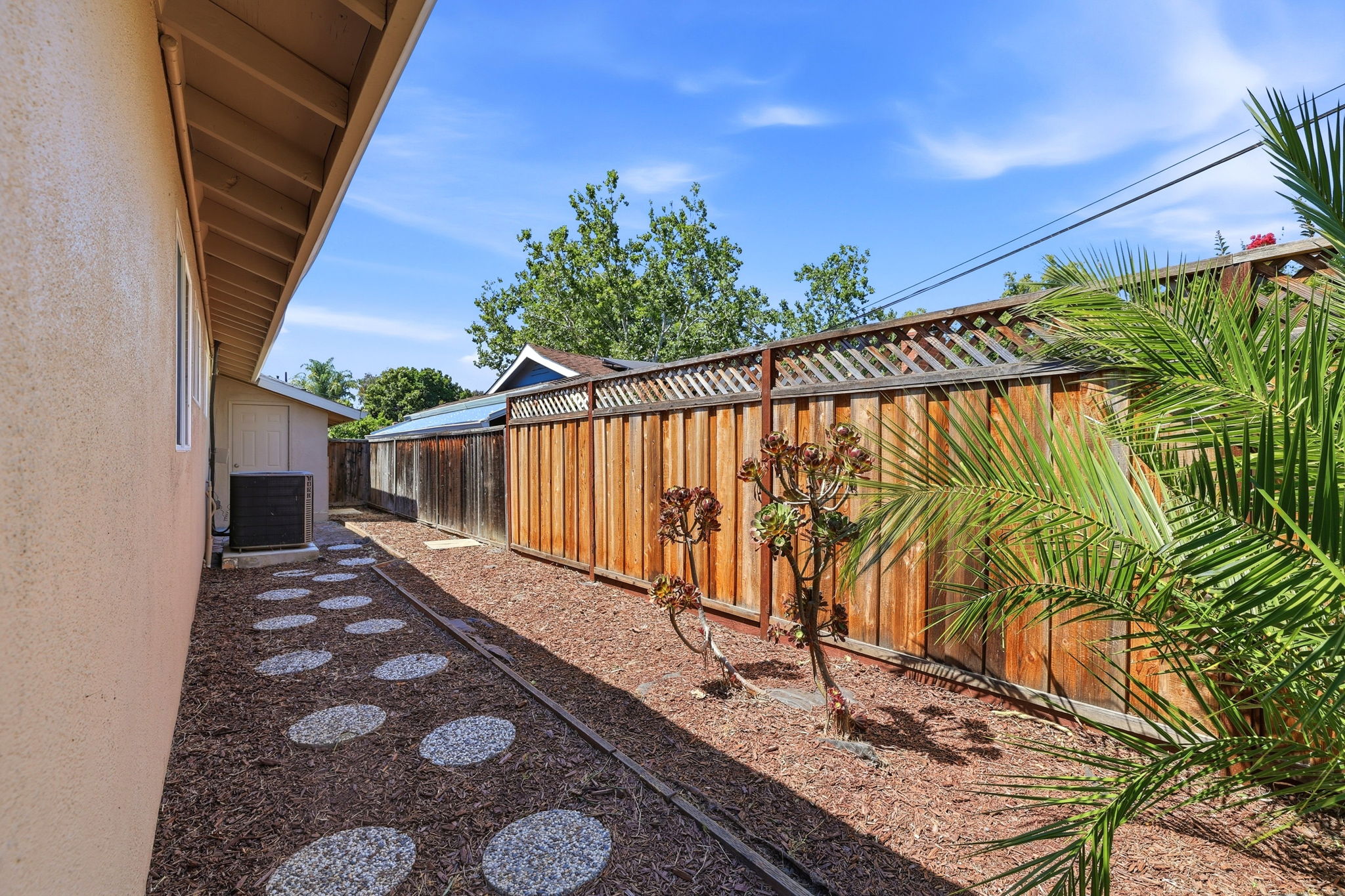 031_F8_1398 Garrans Dr