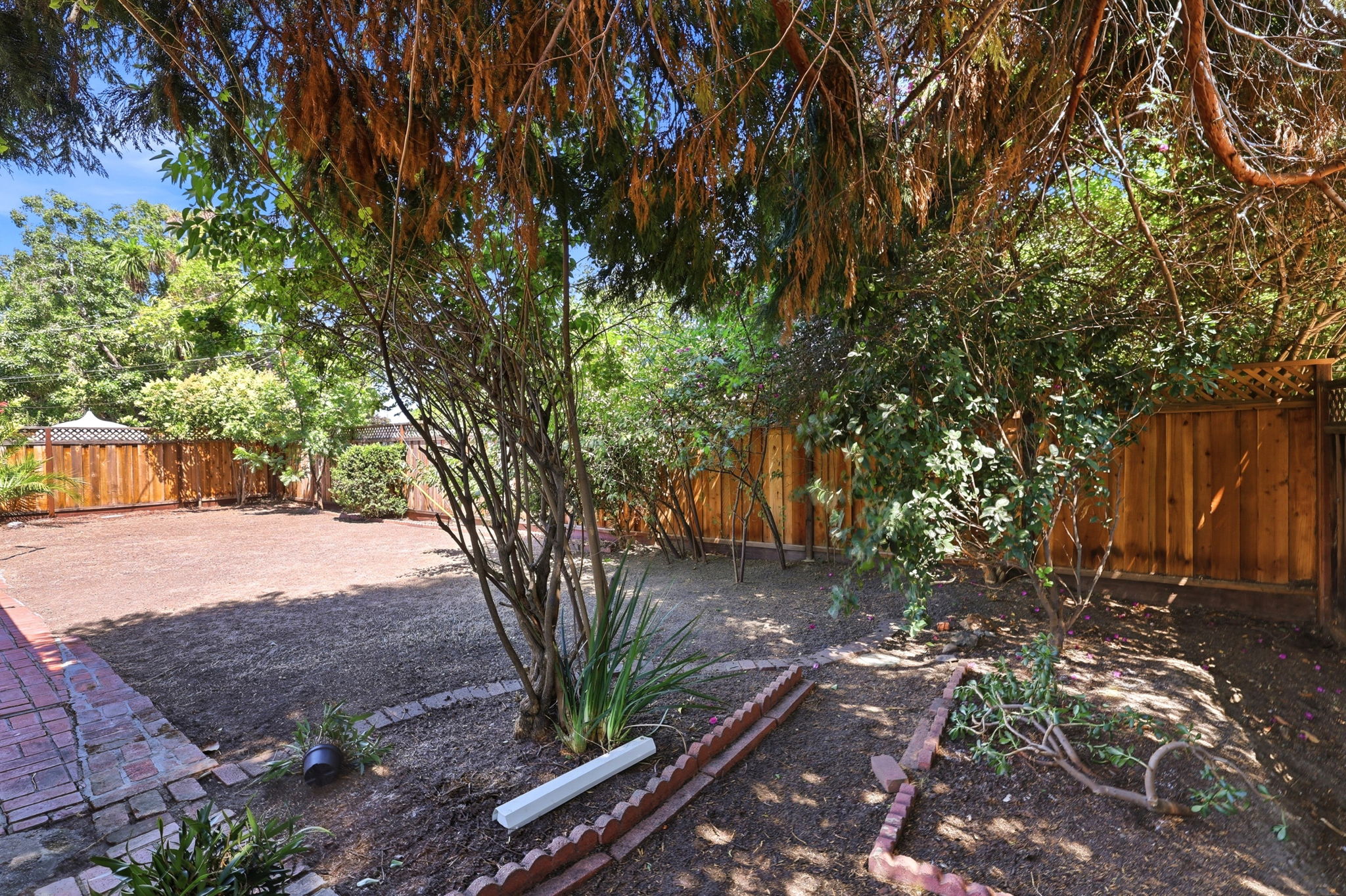 037_F8_1398 Garrans Dr