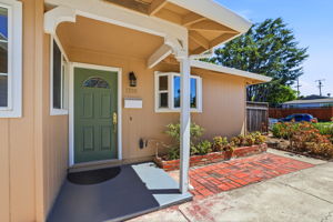 008_F8_1398 Garrans Dr