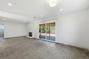 009_F8_1398 Garrans Dr