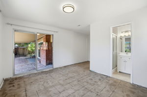 021_F8_1398 Garrans Dr