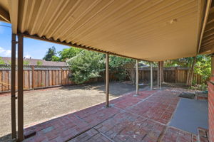 028_F8_1398 Garrans Dr