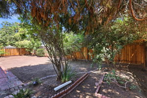 037_F8_1398 Garrans Dr