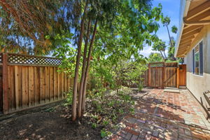 038_F8_1398 Garrans Dr