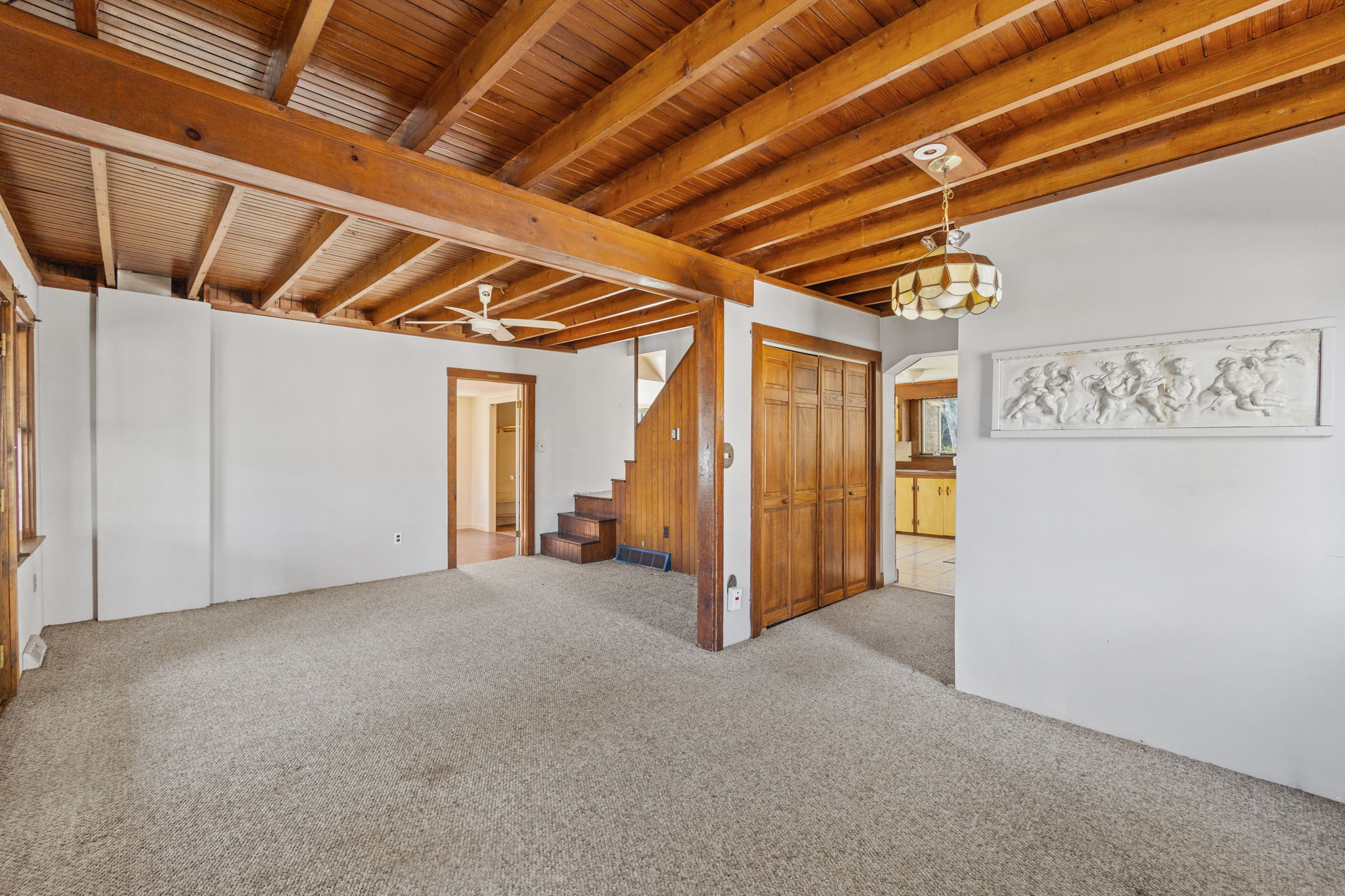 1398 Sassaquin Ave, New Bedford, MA 02745 Rich Ryan Photography