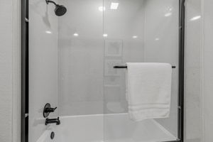  Photo 35