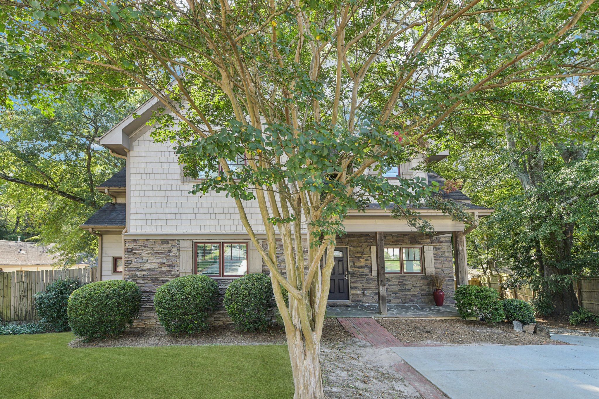 N Druid Hills Rd-L1809-002.jpg