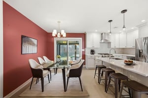 DSC00511 virtually staged.jpeg