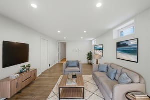 DSC00486 virtually staged.jpeg