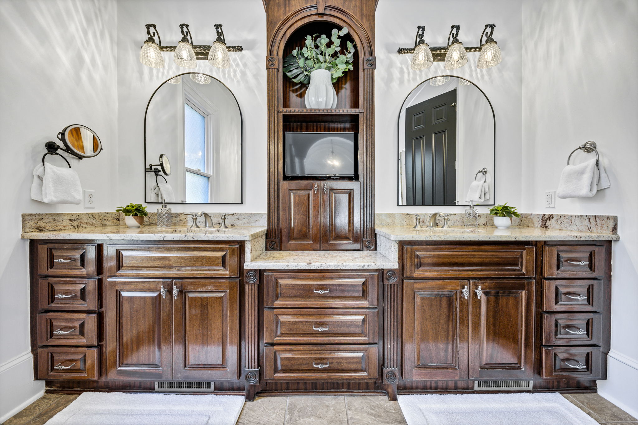 primary bath -2 sinks,  2 of 3 vanities