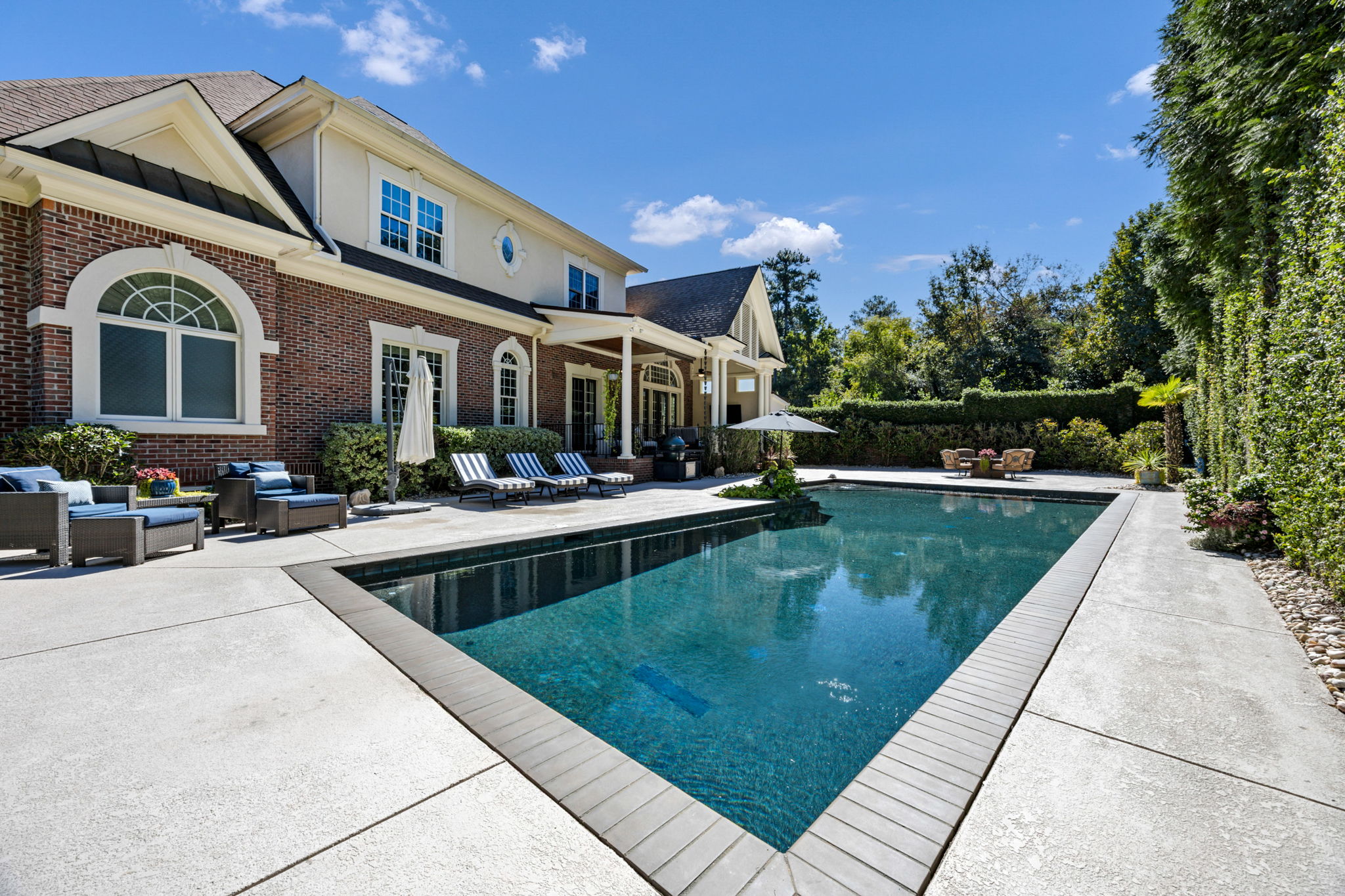 self-filling pool has new salt system and sand filter